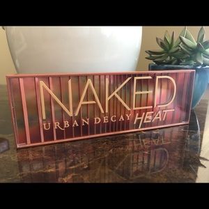 Urban Decay Naked Heat Palette